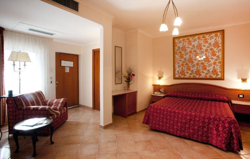 Hermitage Capua Hotel Zimmer foto